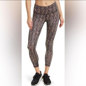 Z by Zella cropped brown snakeprint leggings size small